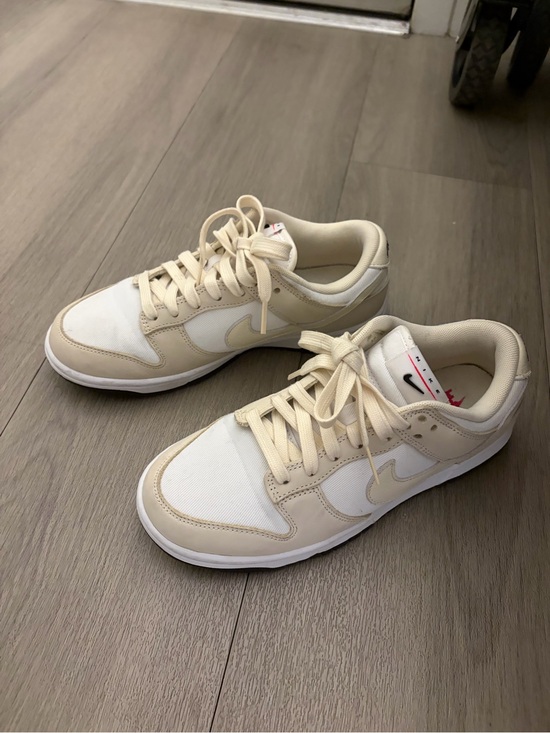 Nike Shoes - Nike Low-Top Sneakers in Cream and White